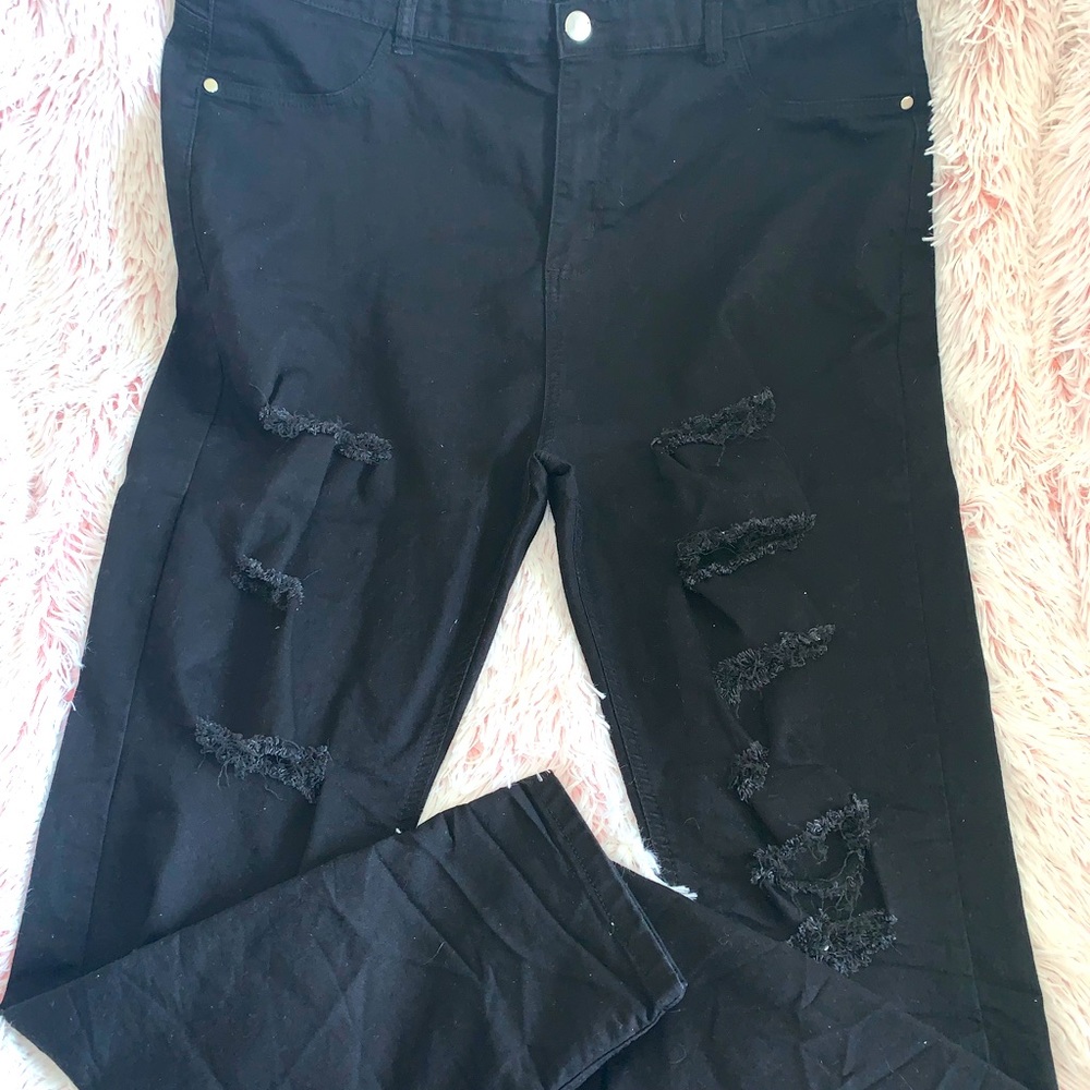 Size 18 Boohoo stretch ripped skinnies